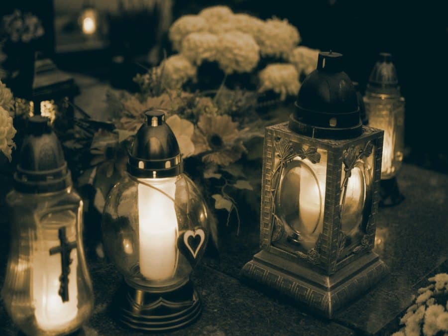 Cần làm gì khi người thân vừa qua đời?